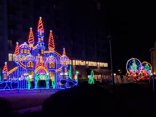 Virginia-beach-boardwalk-holiday-lights-7 – Virginia Beach: Restaurants